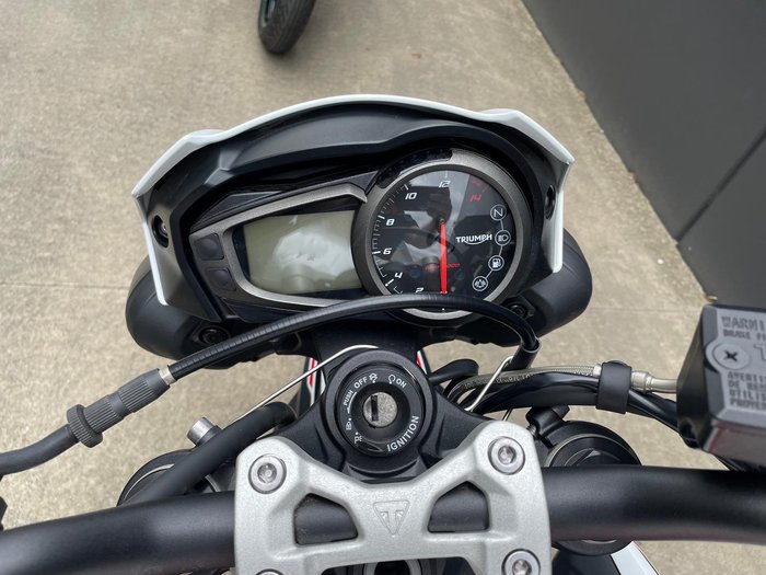 2020 Triumph Street Triple S 660 LAMS Street Triple White