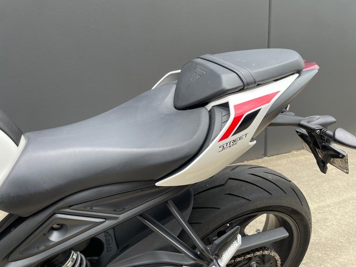 2020 Triumph Street Triple S 660 LAMS Street Triple White