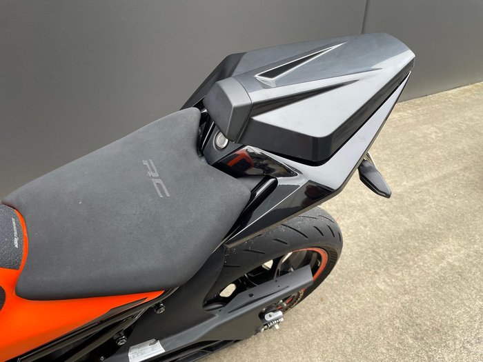 2022 KTM RC 390 RC Orange