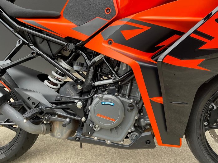 2022 KTM RC 390 RC Orange