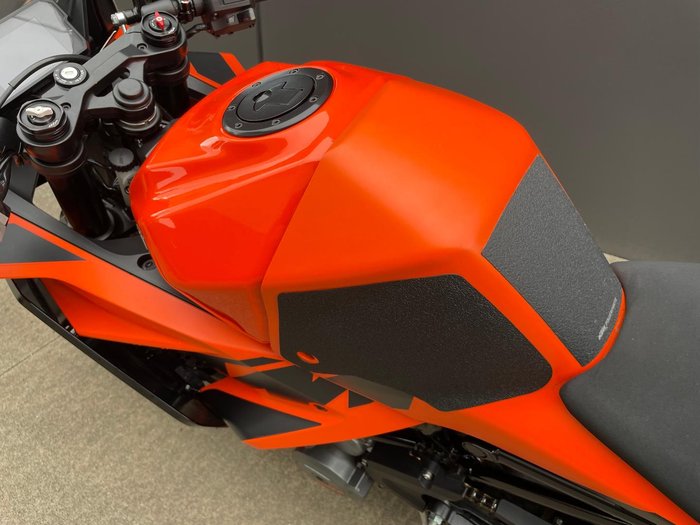 2022 KTM RC 390 RC Orange