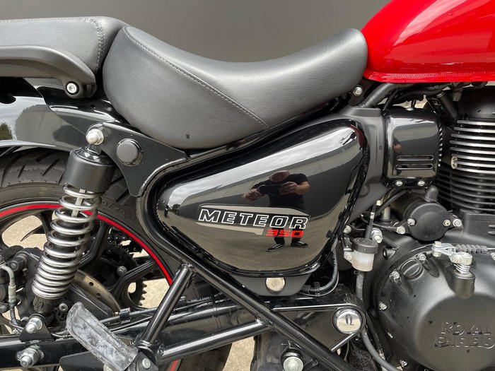 2024 Royal Enfield Meteor 350 Fireball Meteor Red