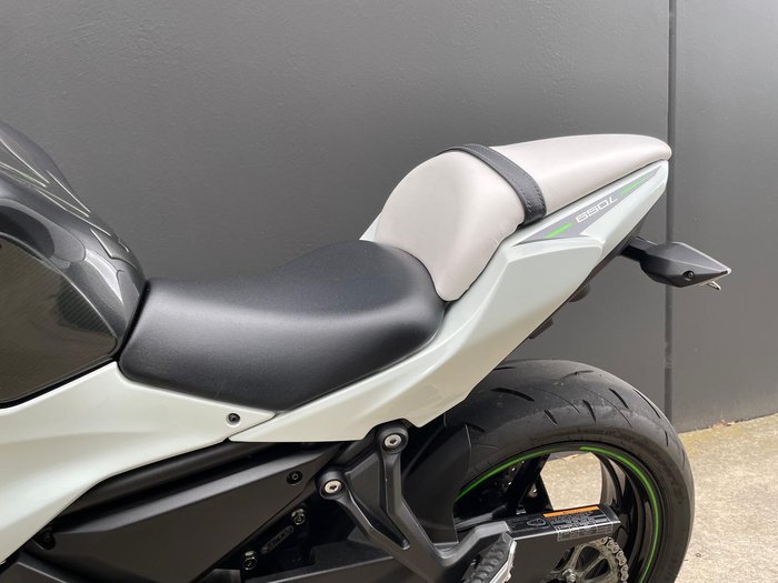 2022 Kawasaki Ninja 650L (LAMS) ABS Ninja White