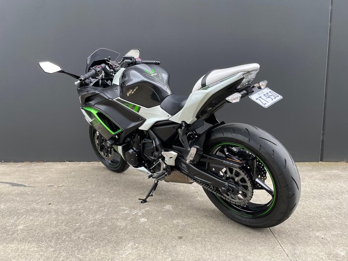 2022 Kawasaki Ninja 650L (LAMS) ABS Ninja White