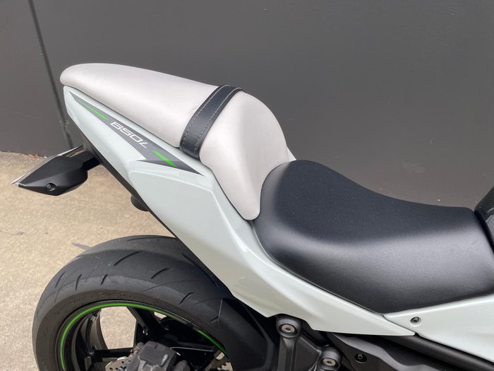 2022 Kawasaki Ninja 650L (LAMS) ABS Ninja White