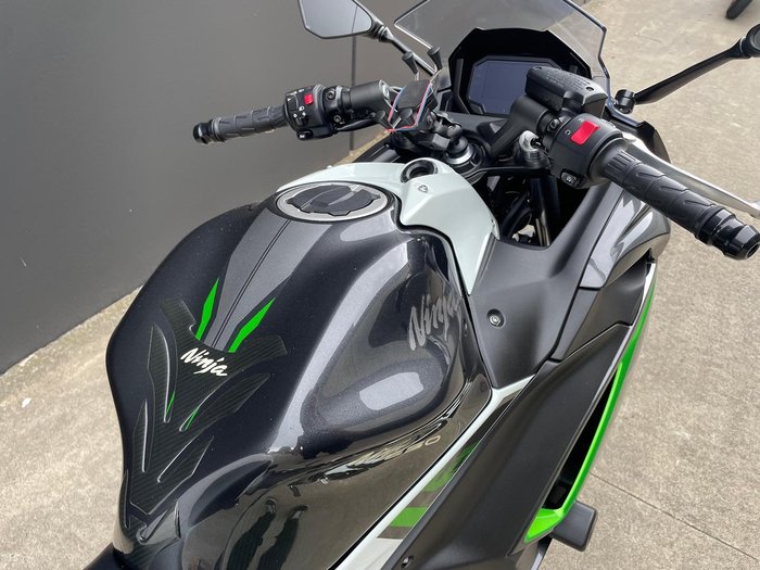 2022 Kawasaki Ninja 650L (LAMS) ABS Ninja White