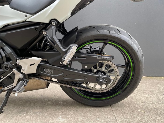 2022 Kawasaki Ninja 650L (LAMS) ABS Ninja White