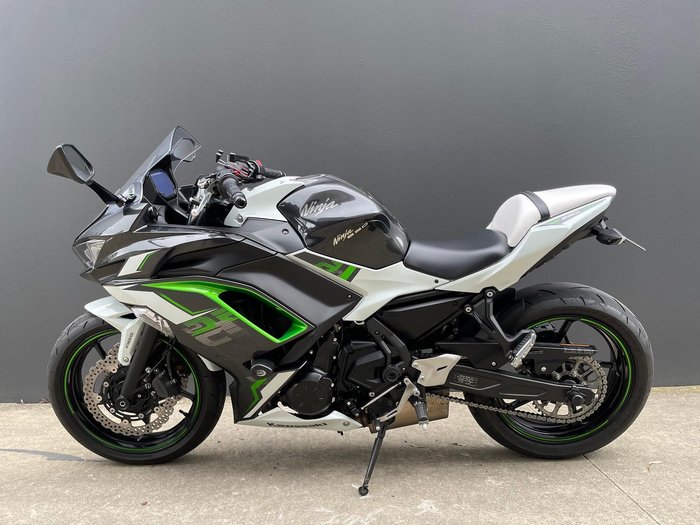 2022 Kawasaki Ninja 650L (LAMS) ABS Ninja White