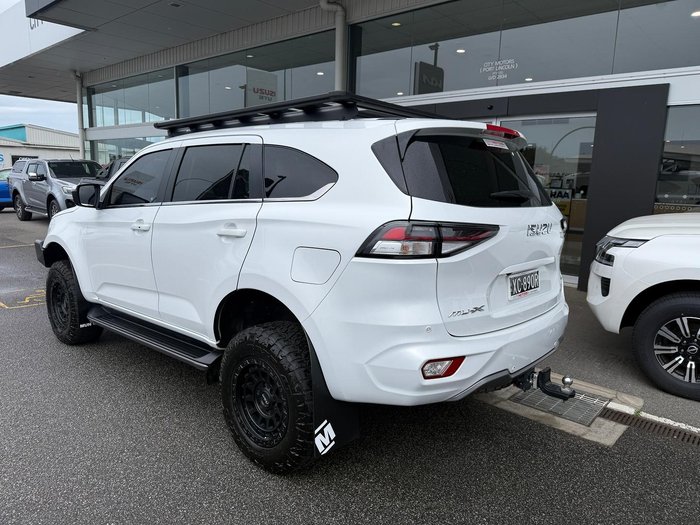 2022 Isuzu MU-X LS-T