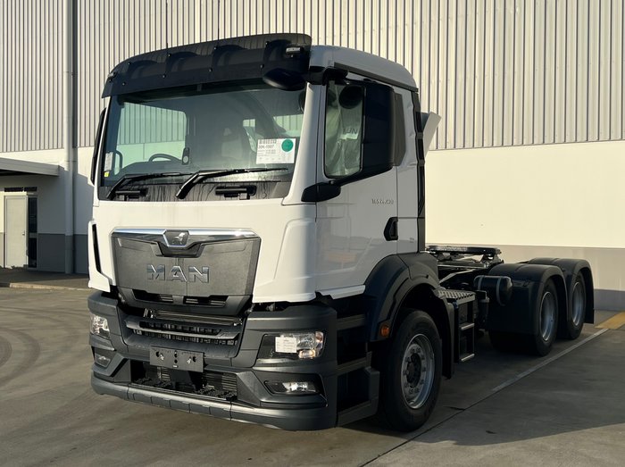 MAN TGS 26.400 6x4 BL SA Tractor