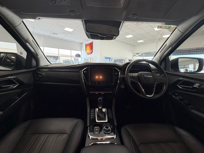 2023 Isuzu MU-X LS-T