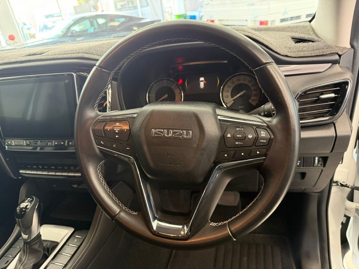2023 Isuzu MU-X LS-T