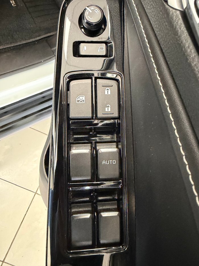 2023 Isuzu MU-X LS-T