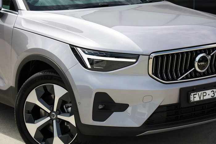 2025 Volvo XC40 Ultra B4 Bright