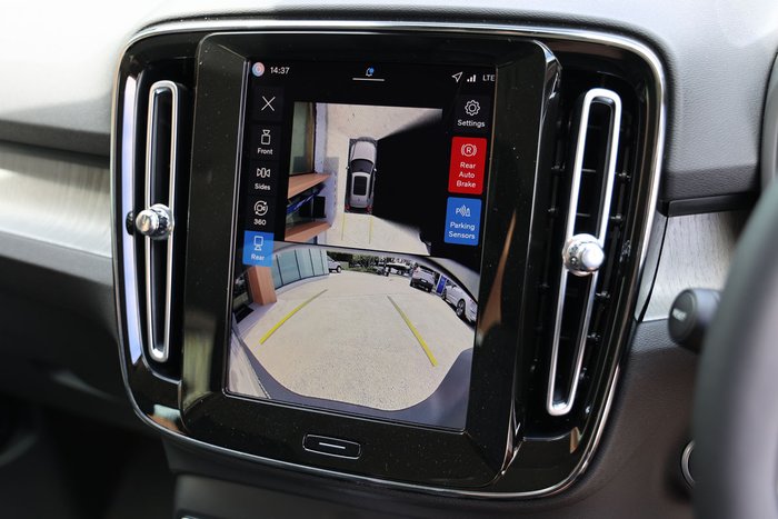 2025 Volvo XC40 Ultra B4 Bright