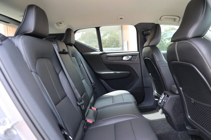 2025 Volvo XC40 Ultra B4 Bright