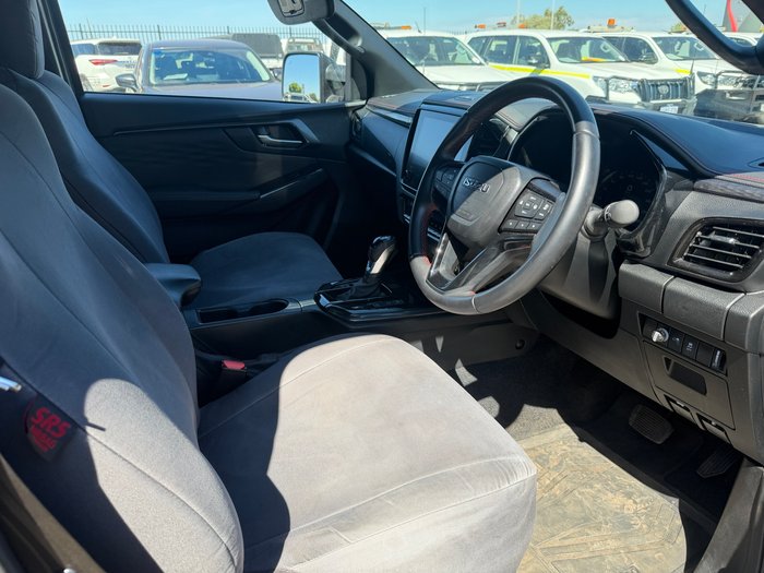 2024 Isuzu D-MAX Granite Grey Mica