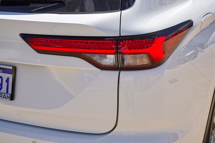 2024 Mitsubishi Outlander ES