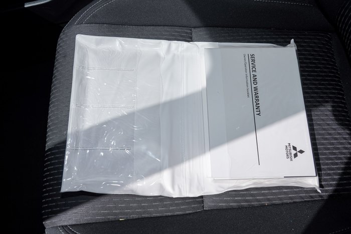 2024 Mitsubishi Outlander ES