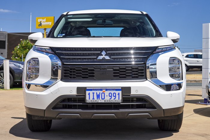 2024 Mitsubishi Outlander ES