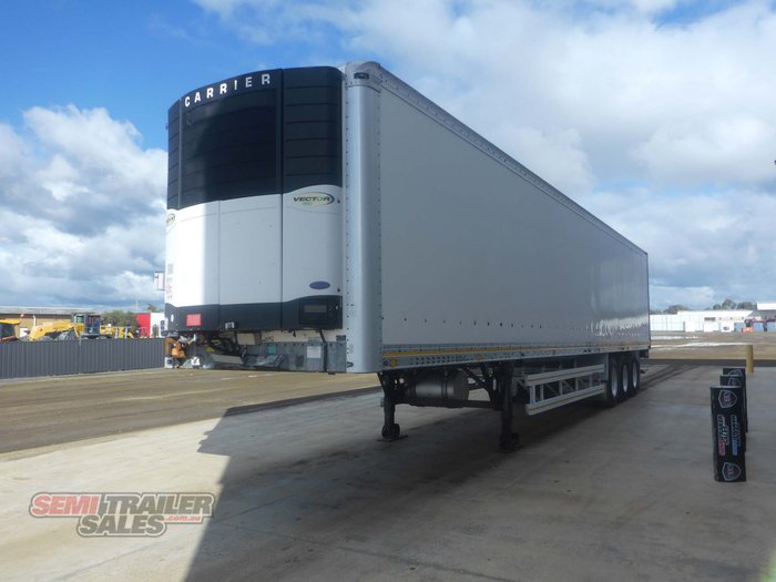 2008 Peki 24 Pallet Refrigerated Pantech with Tailgate Loader