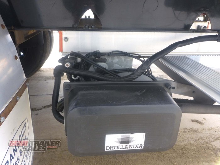 2008 Peki 24 Pallet Refrigerated Pantech with Tailgate Loader