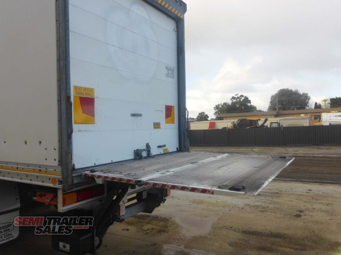 2008 Peki 24 Pallet Refrigerated Pantech with Tailgate Loader