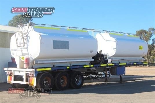 1982 Haulmark Flat Top with 2 x 15,000 Tanks