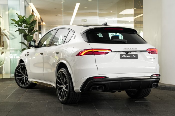 2026 Maserati Grecale TROFEO 530HP 4WD Bianco Banchisa-240
