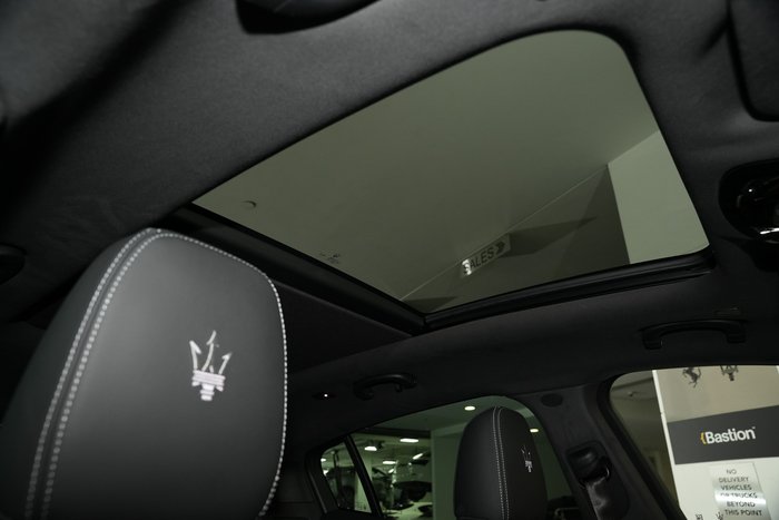 2026 Maserati Grecale TROFEO 530HP 4WD Bianco Banchisa-240