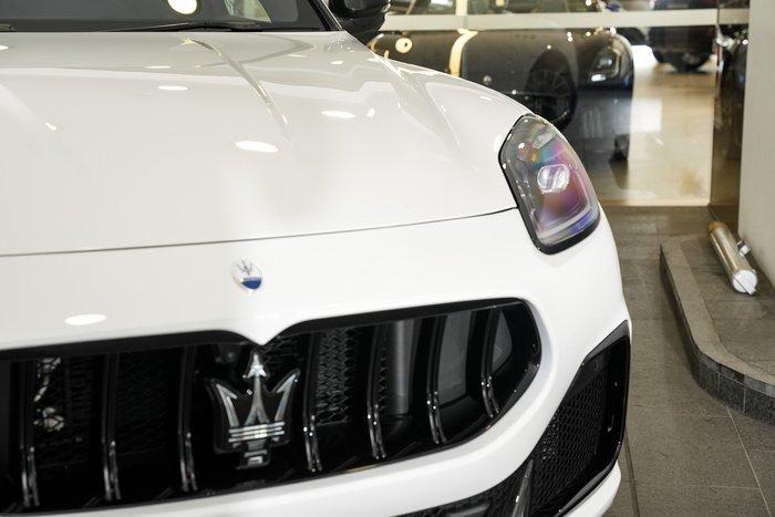 2026 Maserati Grecale TROFEO 530HP 4WD Bianco Banchisa-240