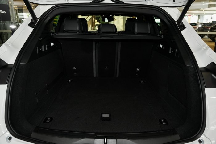 2026 Maserati Grecale TROFEO 530HP 4WD Bianco Banchisa-240