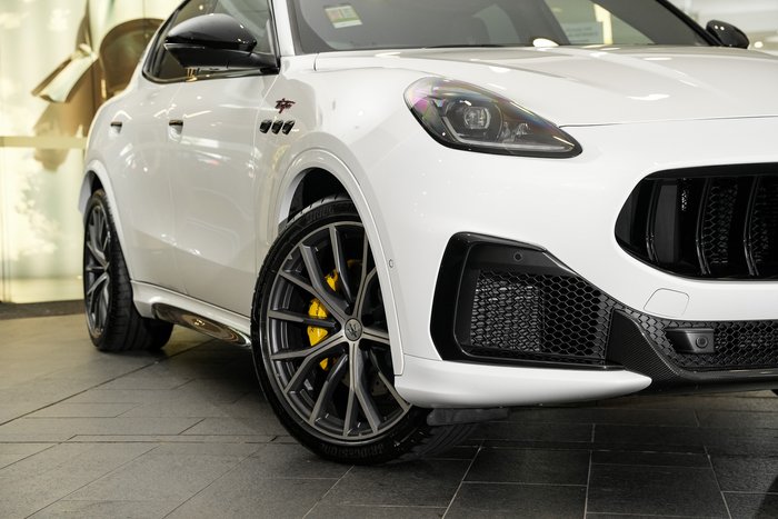 2026 Maserati Grecale TROFEO 530HP 4WD Bianco Banchisa-240