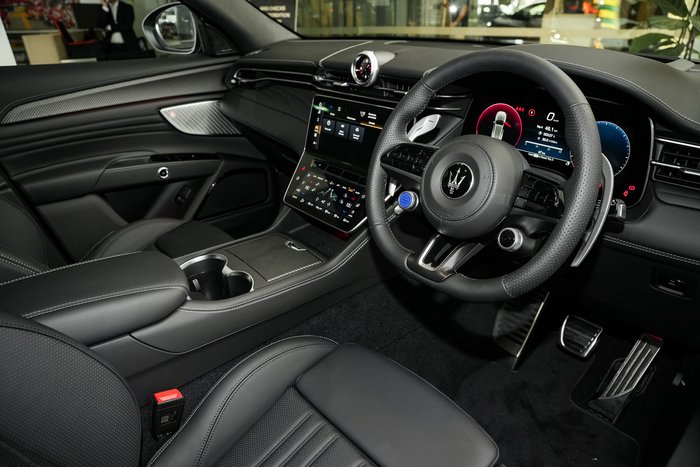 2026 Maserati Grecale TROFEO 530HP 4WD Bianco Banchisa-240