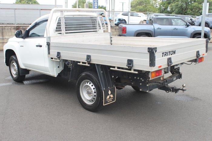 2022 Mitsubishi Triton GLX