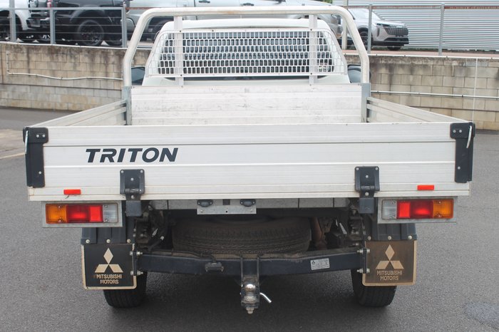 2022 Mitsubishi Triton GLX