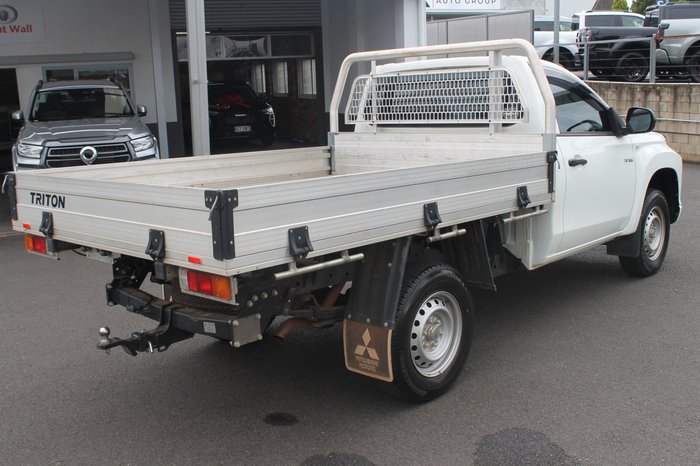 2022 Mitsubishi Triton GLX