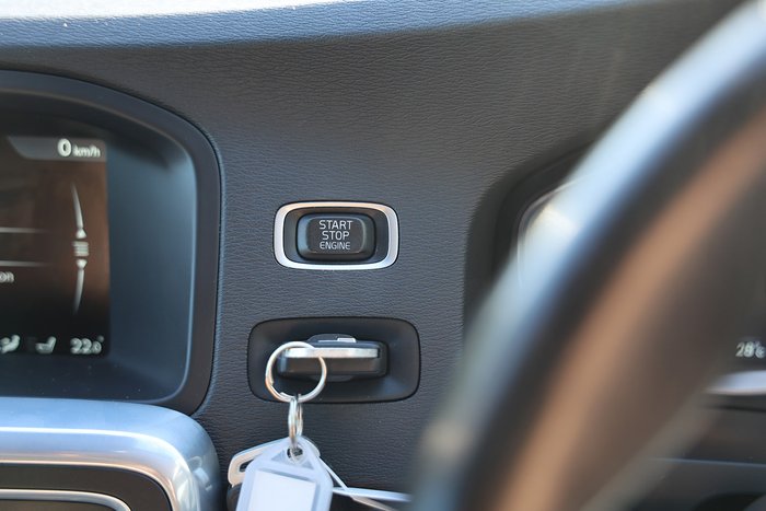 2015 Volvo V60 T5 Kinetic