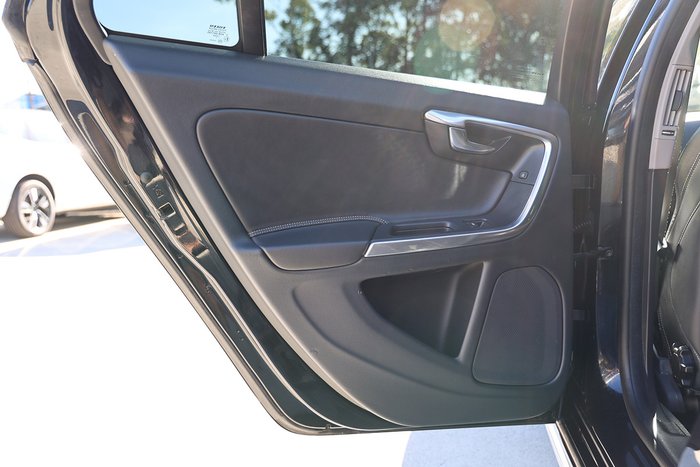 2015 Volvo V60 T5 Kinetic