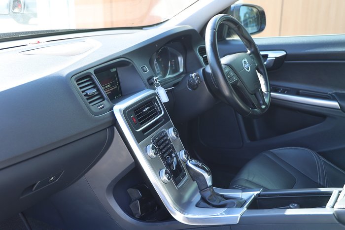 2015 Volvo V60 T5 Kinetic
