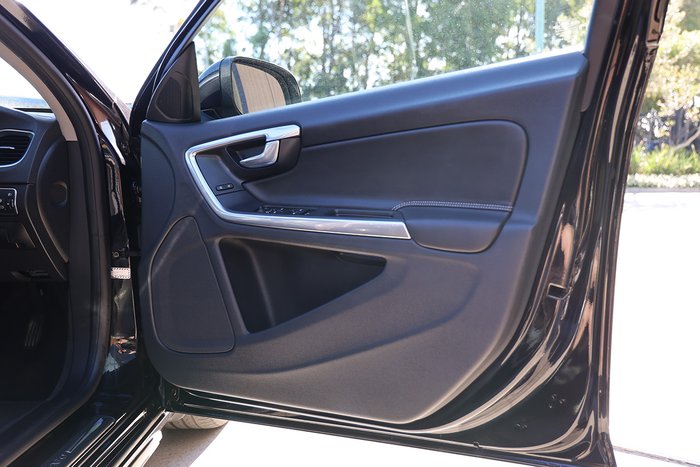 2015 Volvo V60 T5 Kinetic