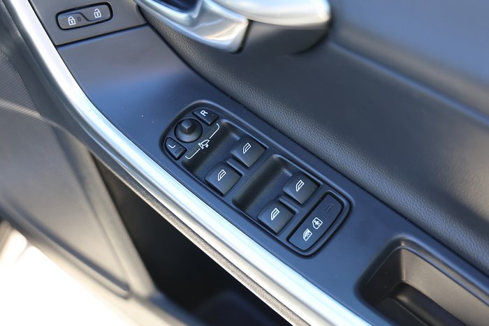 2015 Volvo V60 T5 Kinetic