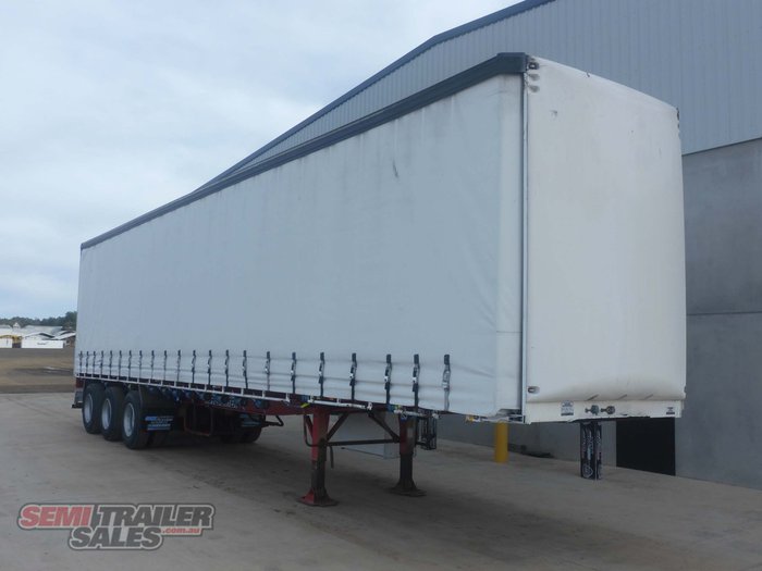 2009 Maxitrans 22 Pallet Curtainsider Road Train Lead