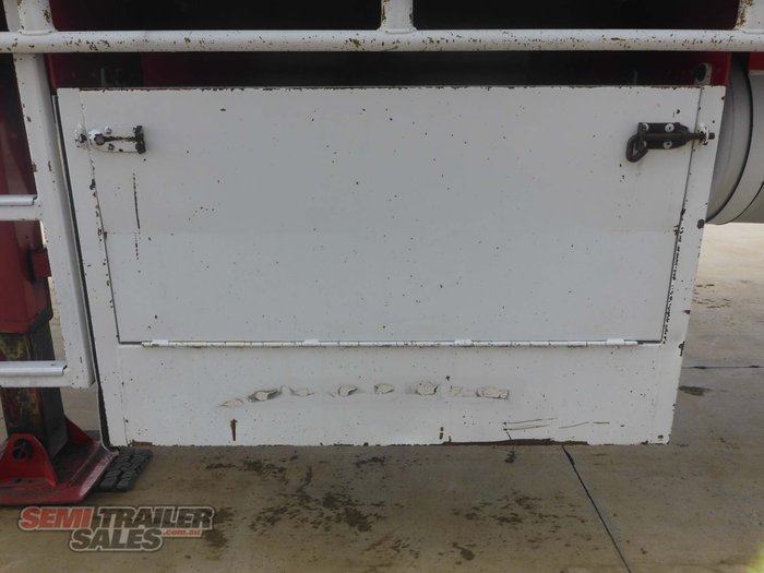 2009 Maxitrans 22 Pallet Curtainsider Road Train Lead