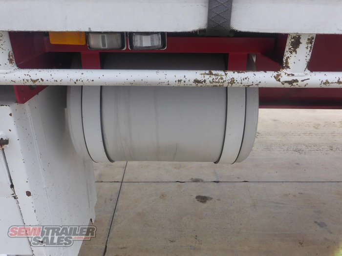 2009 Maxitrans 22 Pallet Curtainsider Road Train Lead