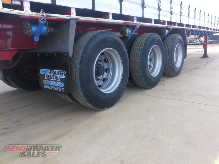 2009 Maxitrans 22 Pallet Curtainsider Road Train Lead