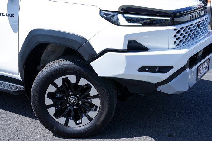 2025 Toyota HILUX SR5