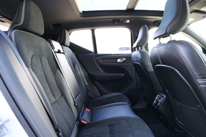 2020 Volvo XC40 T5 R-Design