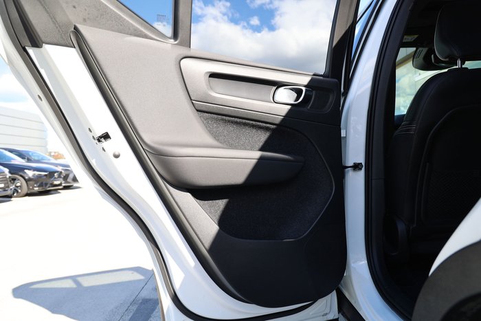 2020 Volvo XC40 T5 R-Design