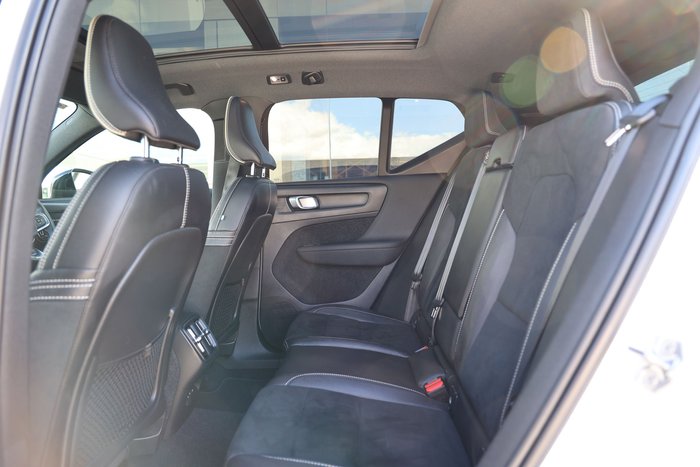 2020 Volvo XC40 T5 R-Design